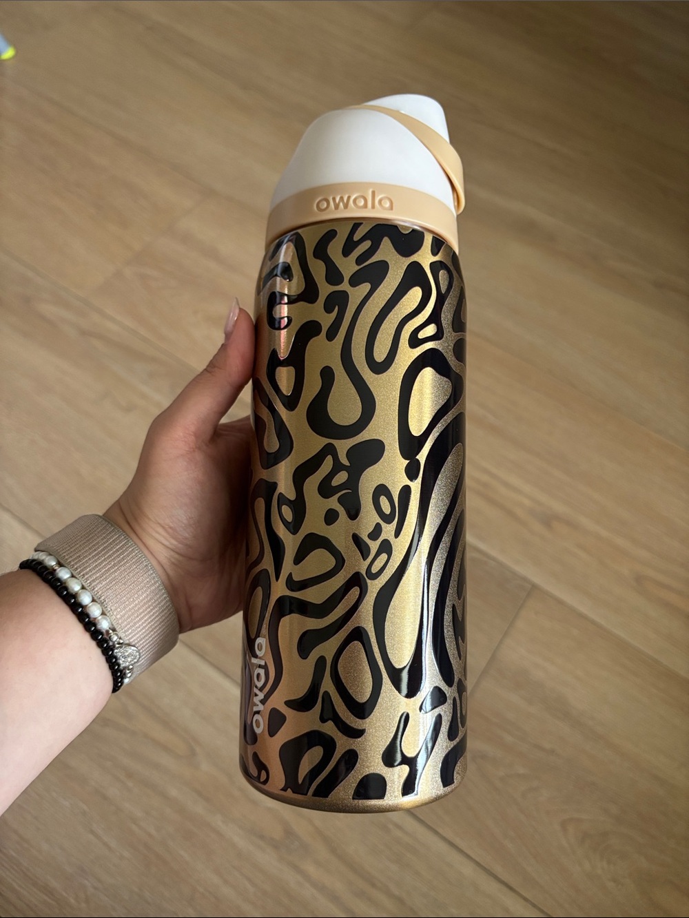 Owala Gold Leopard Print FreeSip 32oz ✨